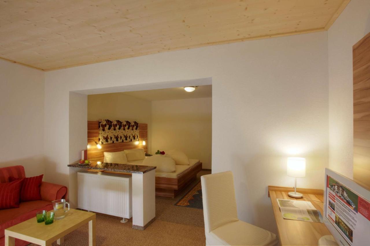 Hotel Talhof Garni&More In Waengle Bei Reutte Exterior photo
